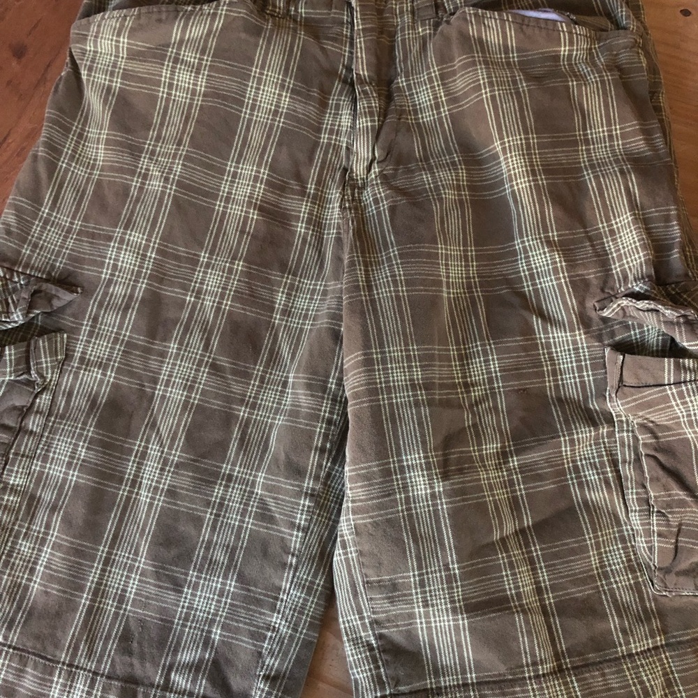 Analog brand plaid cargo shorts